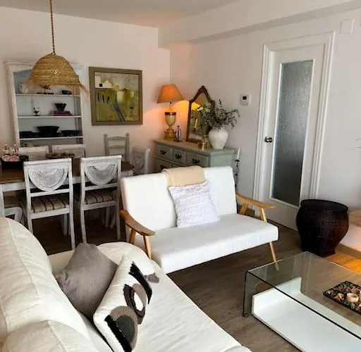 Increible Piso A Pocos Metros Del Mar Con Piscina *